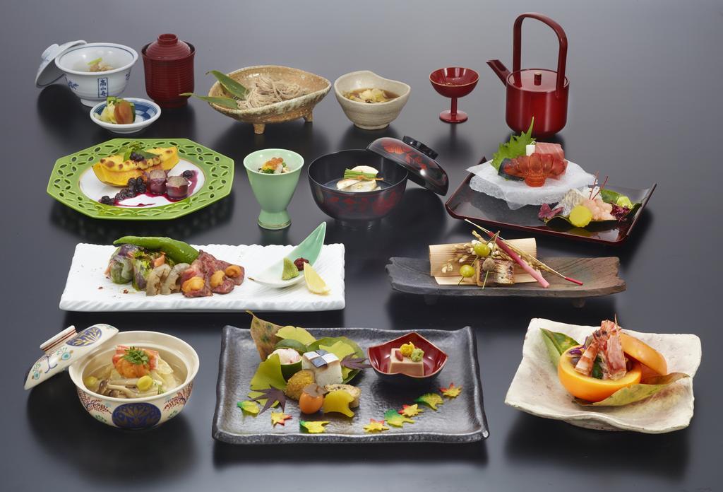 Menard Aoyama Resort: Wafukan Utatsukasa Iga Екстер'єр фото