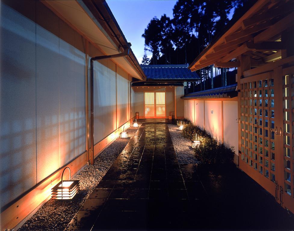 Menard Aoyama Resort: Wafukan Utatsukasa Iga Екстер'єр фото